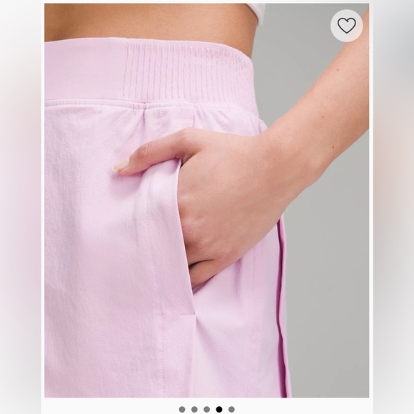 NWT Stretch Woven Relaxed-Fit High-Rise Short 4" /Vitapink - Picture 4 of 5